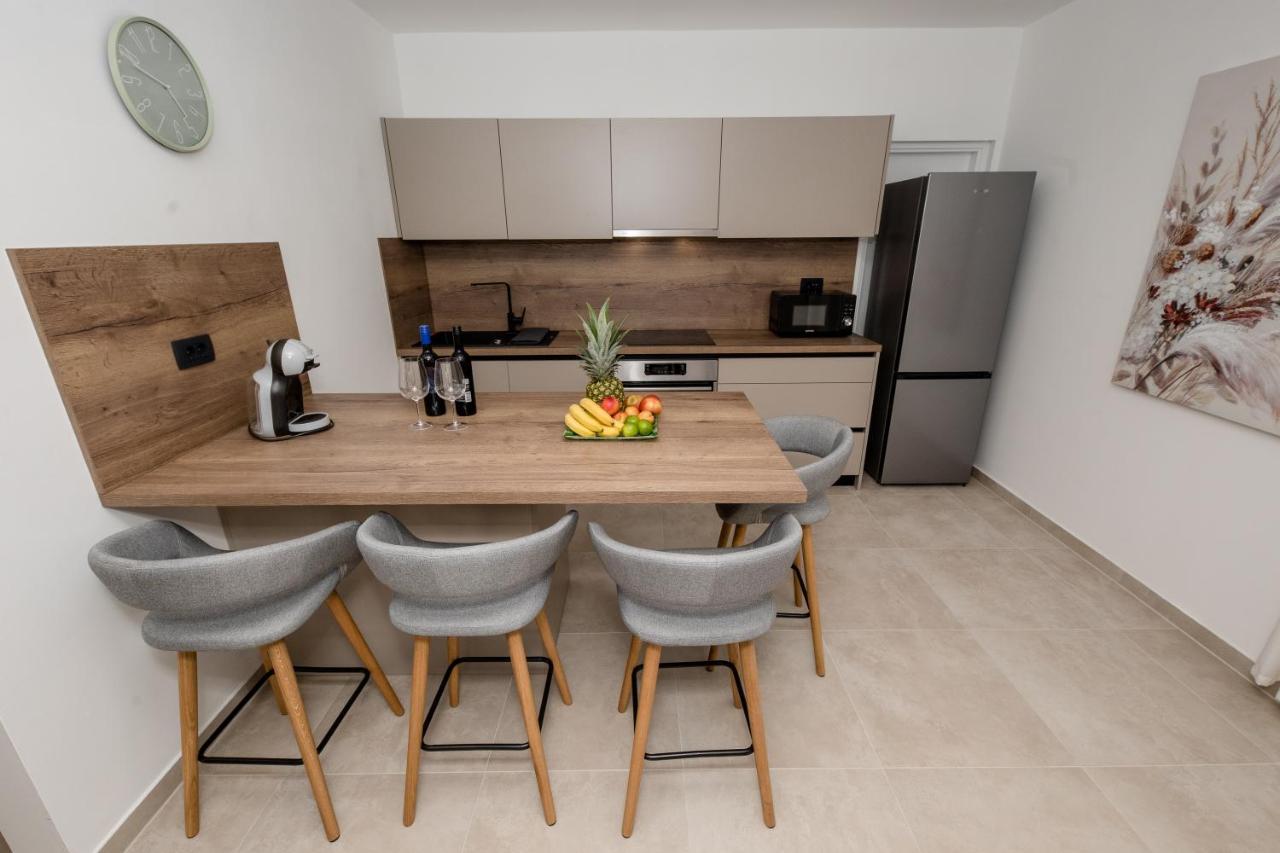 Peaceful Haven Near The Sea-Apartments Torlak Rab Banjol Exterior photo